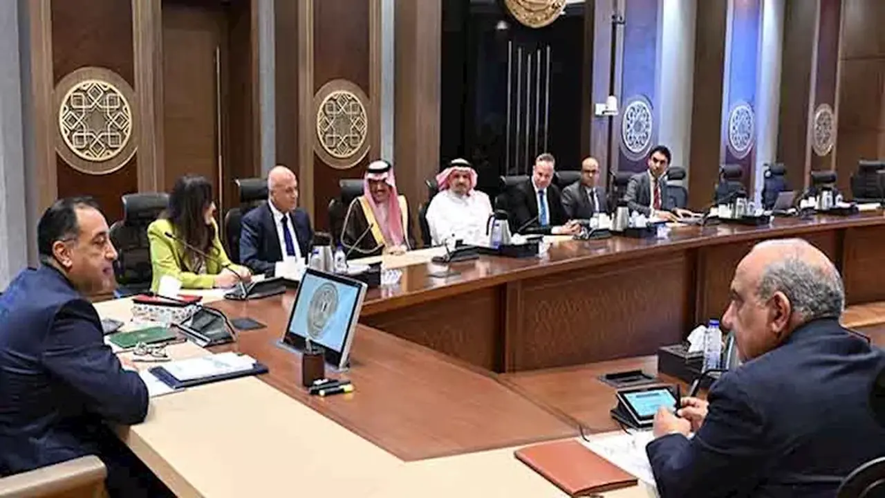 مصر تسعى لزيادة إنتاج المياه المحلاة إلى 10 ملايين متر مكعب يوميًا